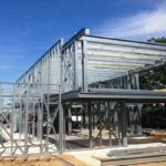 Case metalice la rosu